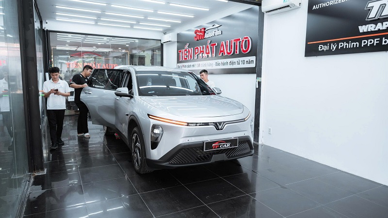 Vinfast Limo Green nâng cấp phụ kiện tại Tiến Phát Auto