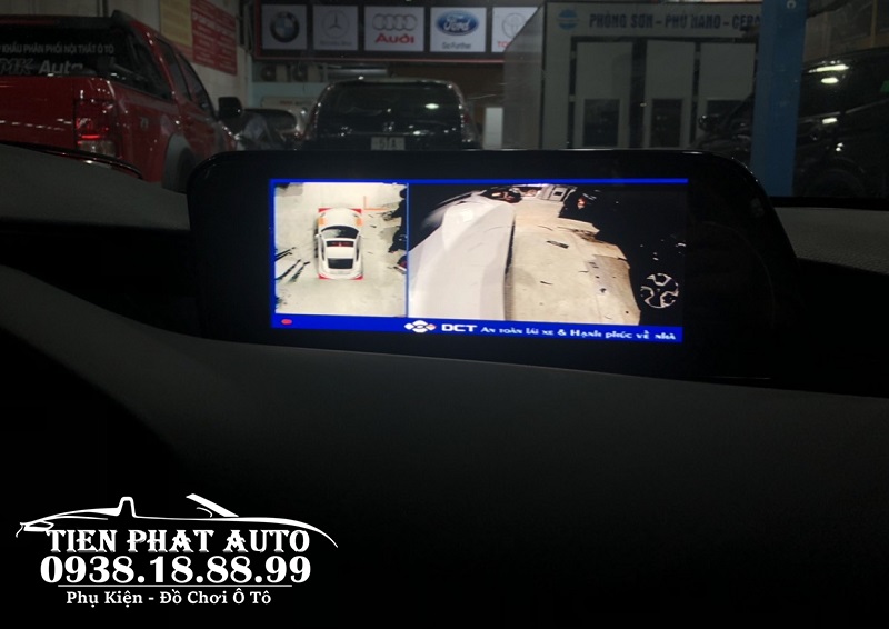 Màn hình hiển thị camera góc bên phải khi bật xi nhan bên phải
