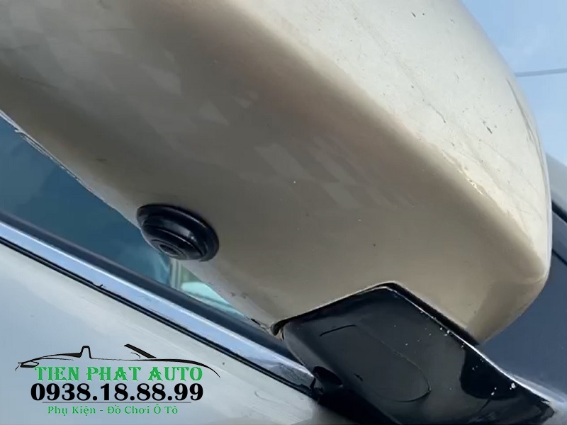 Vị trí lắp đặt mắt camera bên gương phải xe