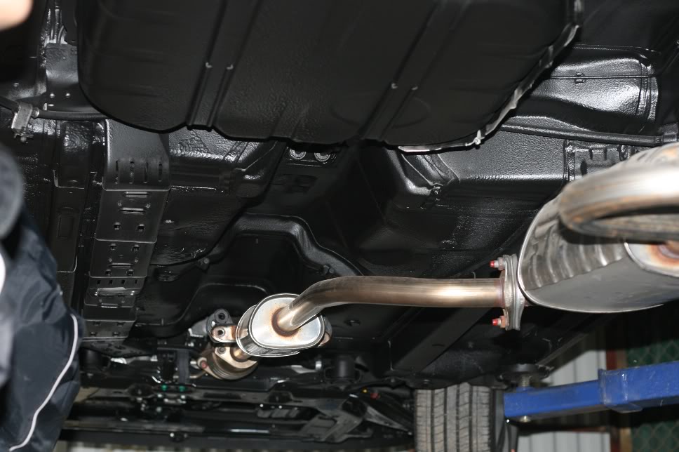 Có nên sử dụng sơn phủ gầm xe hơi Lyqui Moly không