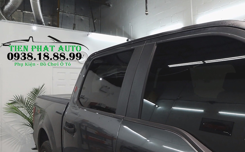 Dán Phim Cách Nhiệt Cao Cấp Cho Xe Ford Ranger Tại Tiến Phát Auto