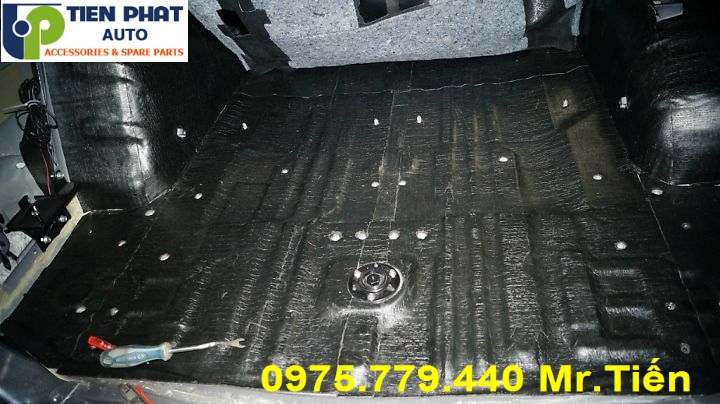 Dịch Vụ Dán Chống Ồn Cách Âm Cho Xe Fiesta Làm Tận Nơi