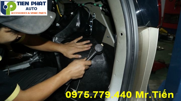 Dịch Vụ Dán Chống Ồn Cách Âm Cho Xe Kia Carnival Làm Tận Nơi