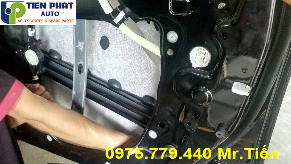 Dịch Vụ Dán Chống Ồn Cách Âm Cho Xe Toyota Land Cruiser Làm Tận Nơi