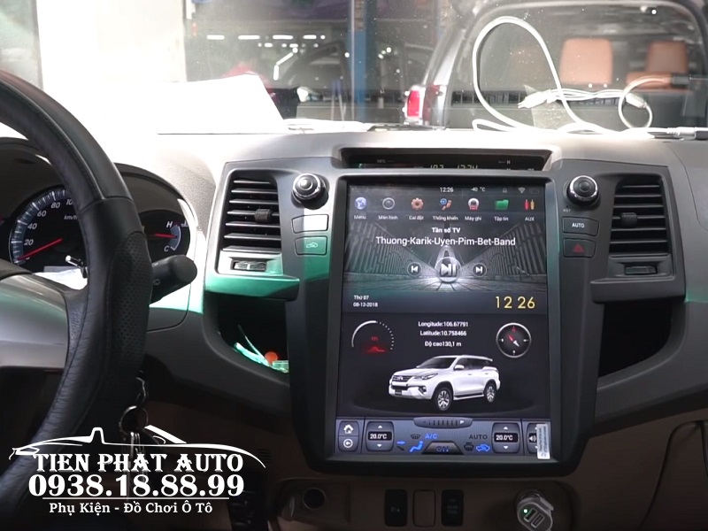 Màn Hình DVD Android Tesla Xe Fortuner 2015