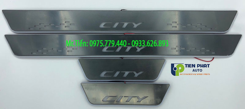 Nẹp Bước Chân Có Đèn Chất Lượng Cao Cho Các Dòng Xe