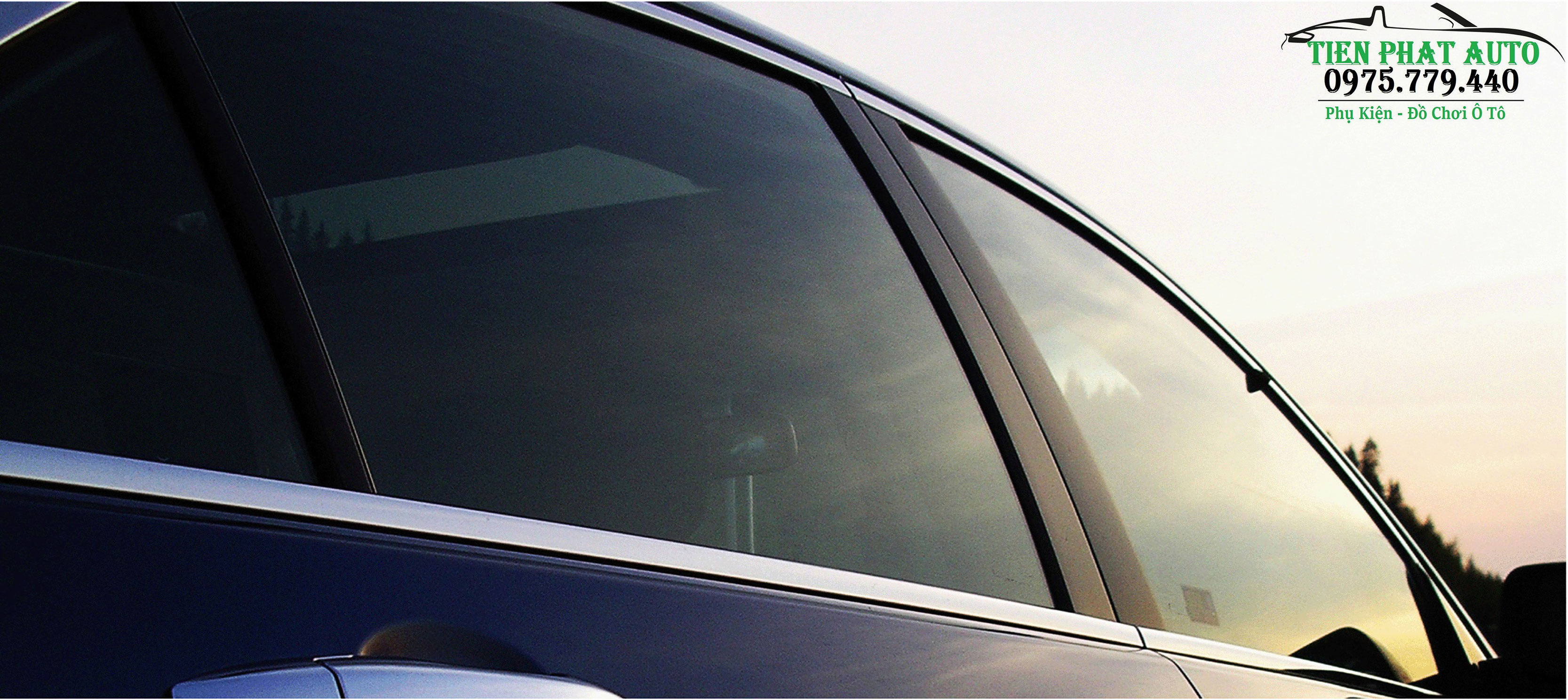 Quy Trình Dán Phim Cách Nhiệt Chuyên Nghiệp Tại Tiến Phát Auto