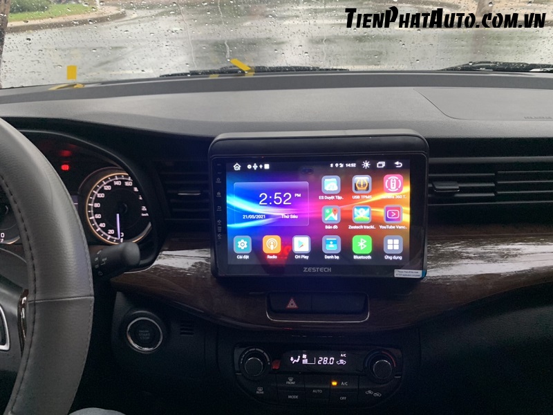 So Sánh Màn Hình Zestech Và OLED Loại Nào Tốt Hơn